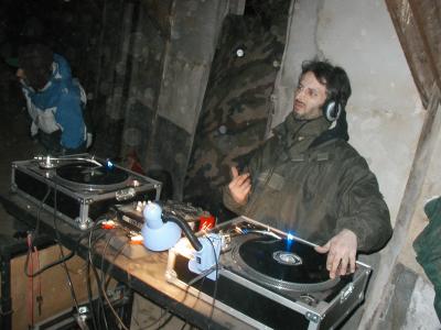 www.teknoradio.nl